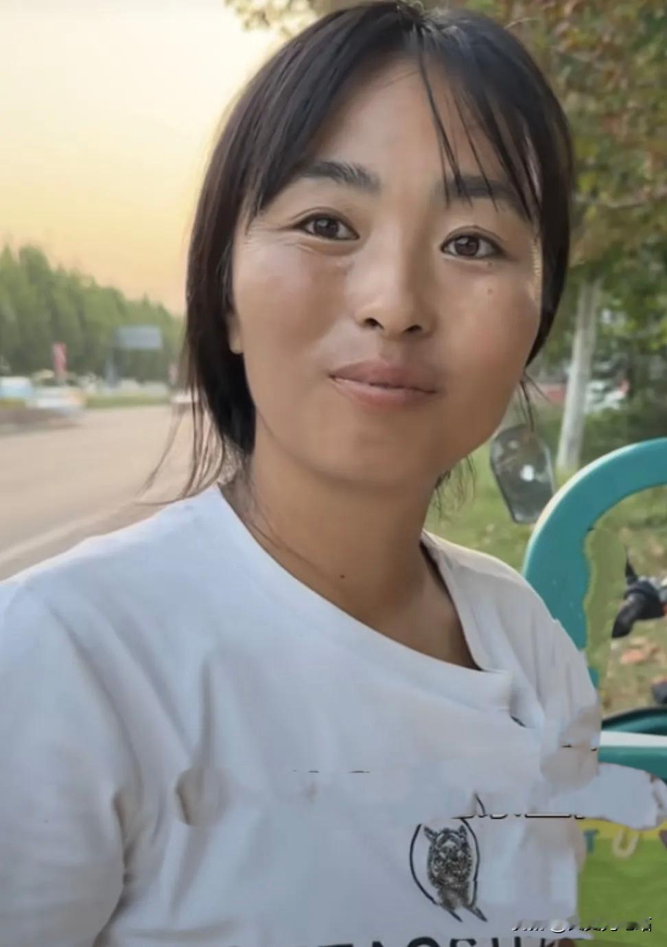 2021年冬天，河南商丘，90后女子22岁嫁人，生俩孩子，大伯哥因故不幸离世。谁