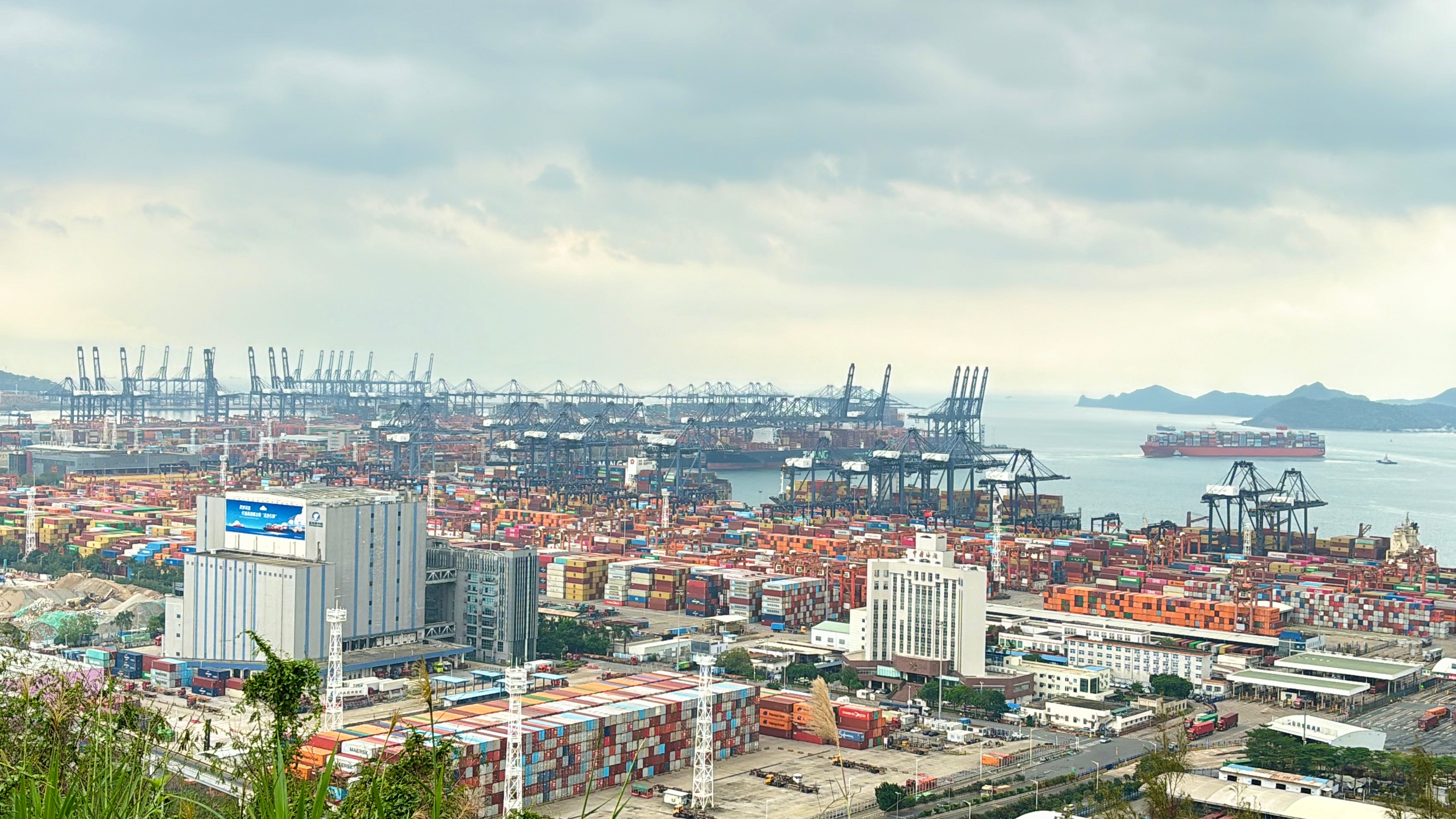 雾气朦胧的【盐田港】简简单单溜达半小时 深圳