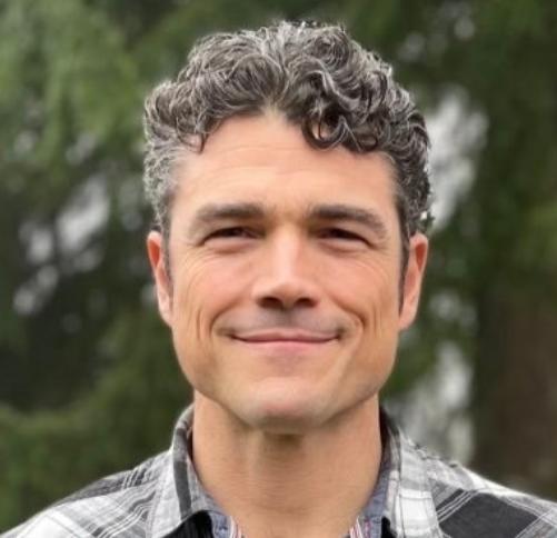 因反对特朗普发动伊朗战争而辞职的前美国国家反恐中心主任乔·肯特昨晚发文说：“缓和