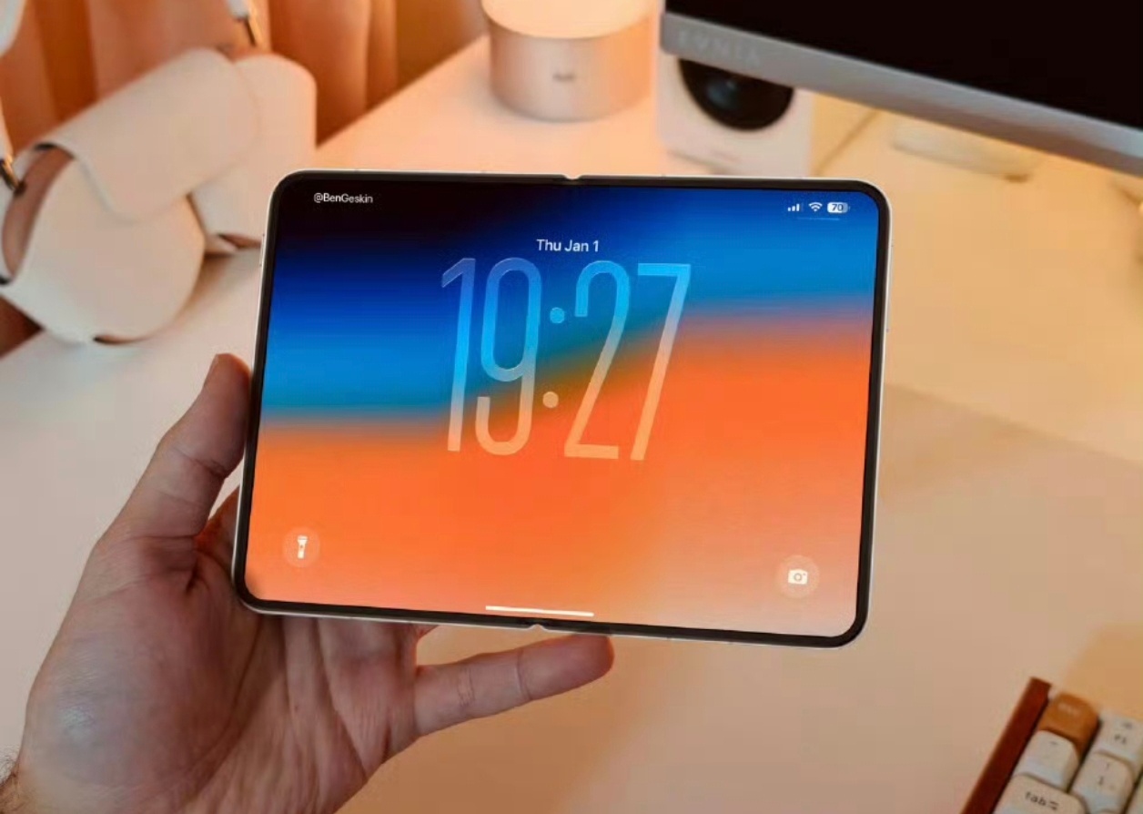 iPhoneFold有望搭载三星无折痕面板iPhone其实有一点强迫症，看看最早