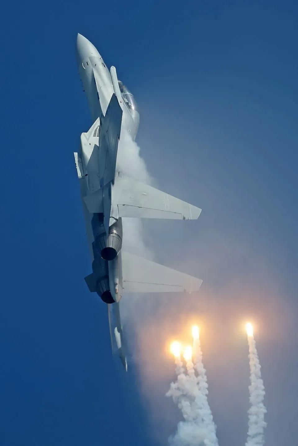 尼罗河上空异型机对抗开打，超视距和近距格斗各有所长。

8月23日，中埃“文明之