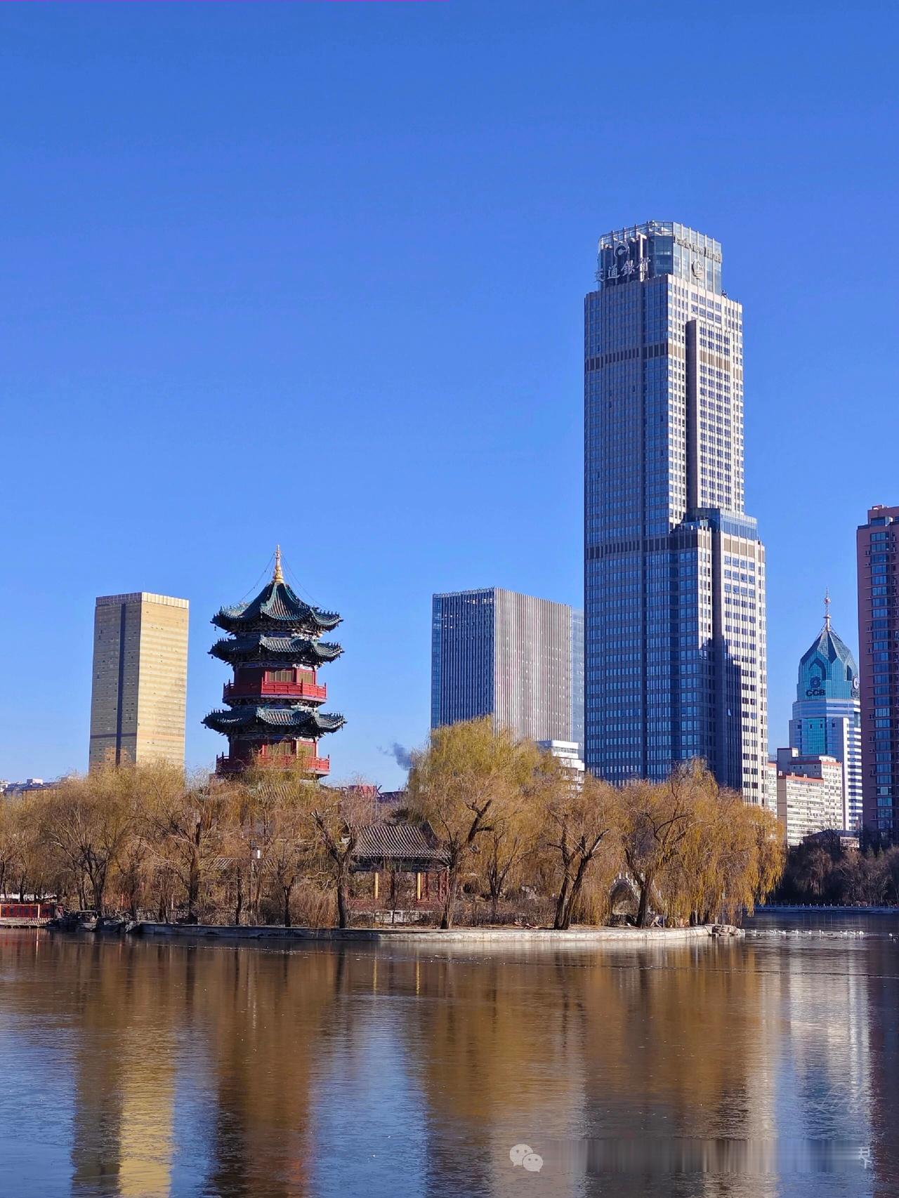 人心换人心，原来真的没那么容易
 
总以为拿出真心就能换来对等的珍惜，可现实往往