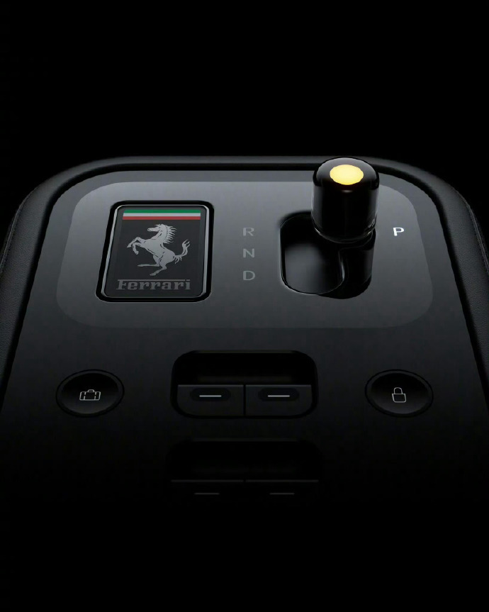 法拉利首款纯电车型内饰曝光 法拉利纯电新车 LUCE 名字在意大利语里是 “光”