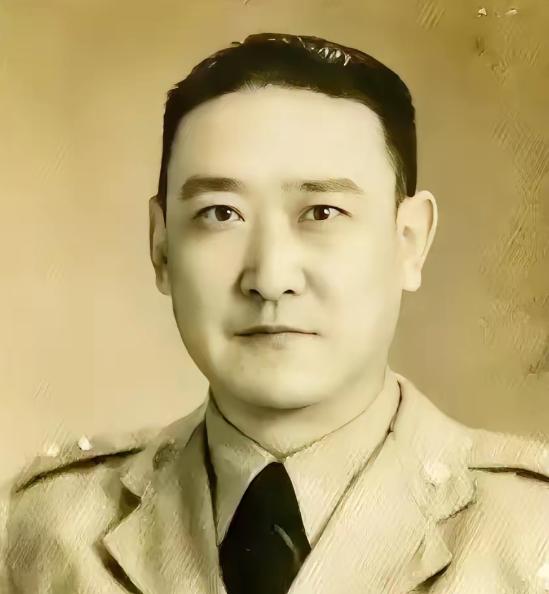 1949年，马呈祥带着8000两黄金逃往埃及。临行前，张治中极力挽留，可他却长叹