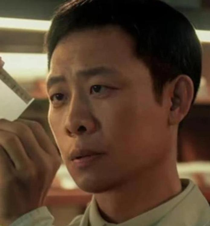 陈思诚新片《神探之痕迹》已官宣定档10月1日国庆节上映。
陈思诚编剧并执导，张译