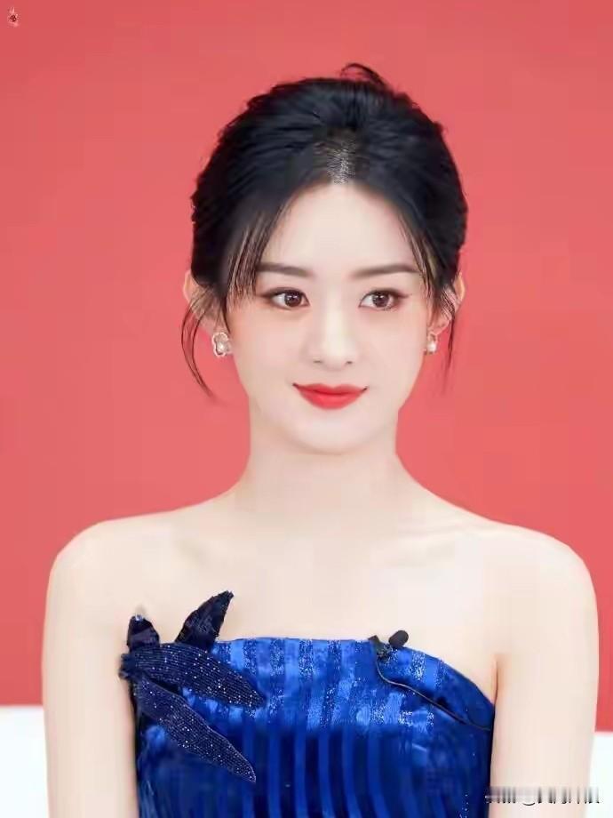 中国文艺评论家如此评价演员赵丽颖！

这位评论家用了8句诗！

燕赵佳人世无双