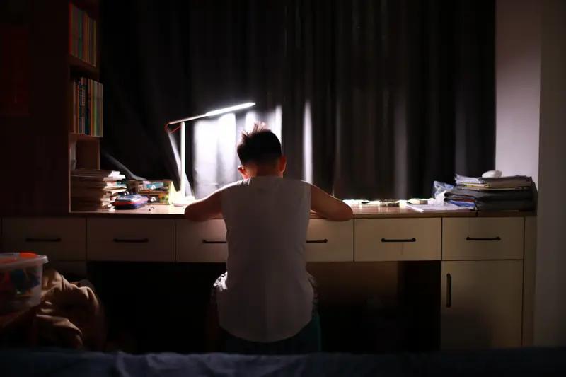 娃写作业磨蹭到半夜？试试这3个“懒人招”，亲测一周见效！
 
家有小学生的宝妈宝