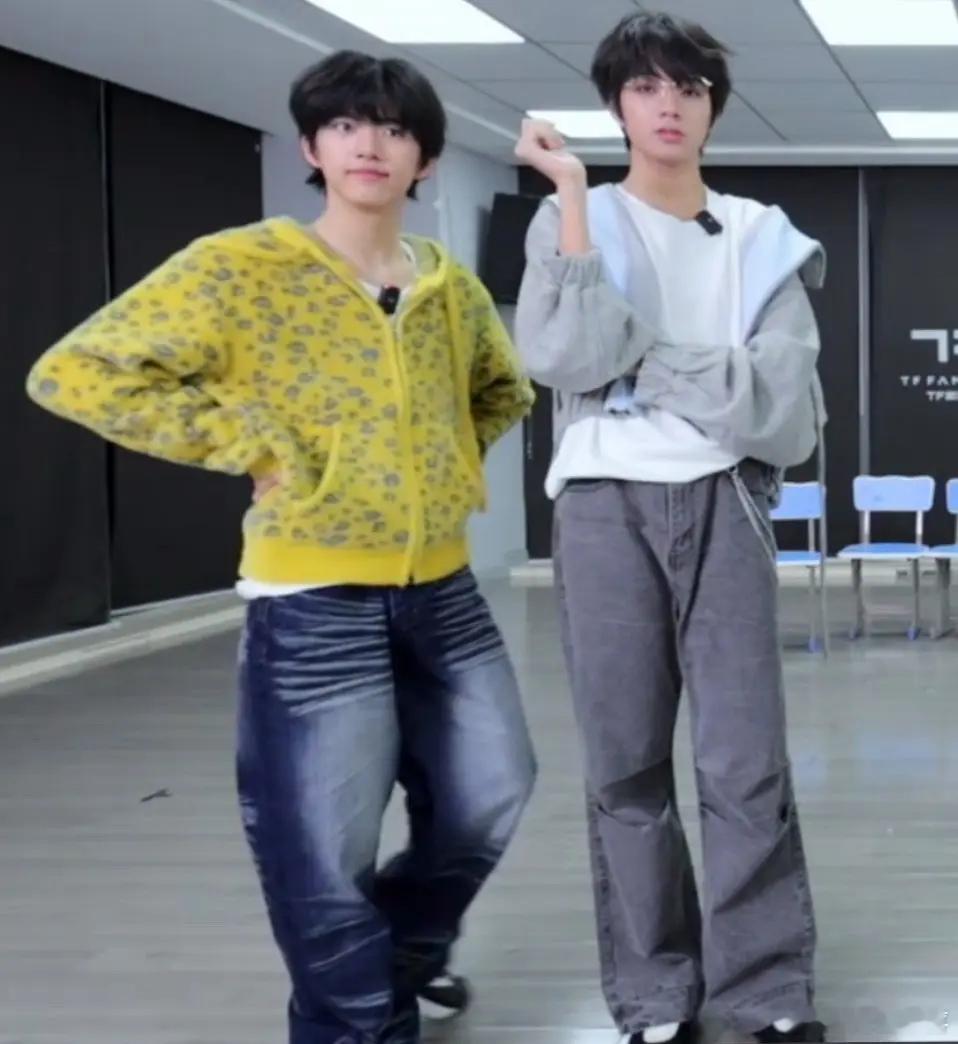 两姐妹就这样mean翻时代峰峻 