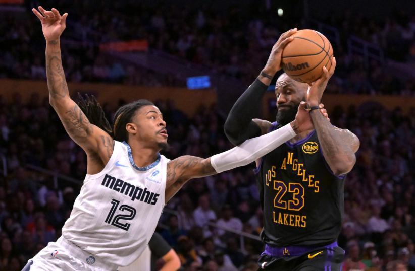 灰熊官方发布了明日比赛的伤病报告。出战成疑：阿尔达马（右脚踝酸痛）莫兰特（右小腿