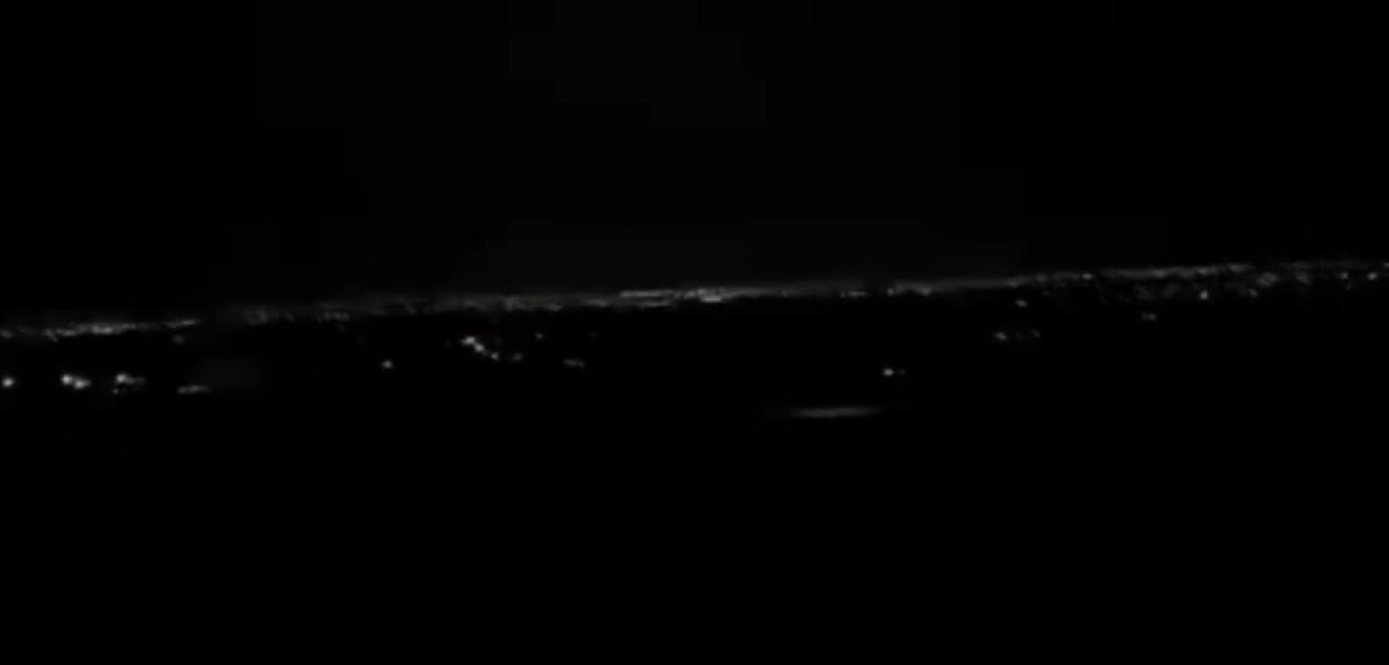 央视新闻的报道，当地时间2026年3月29日晚，伊朗首都德黑兰遭到两轮大规模空袭