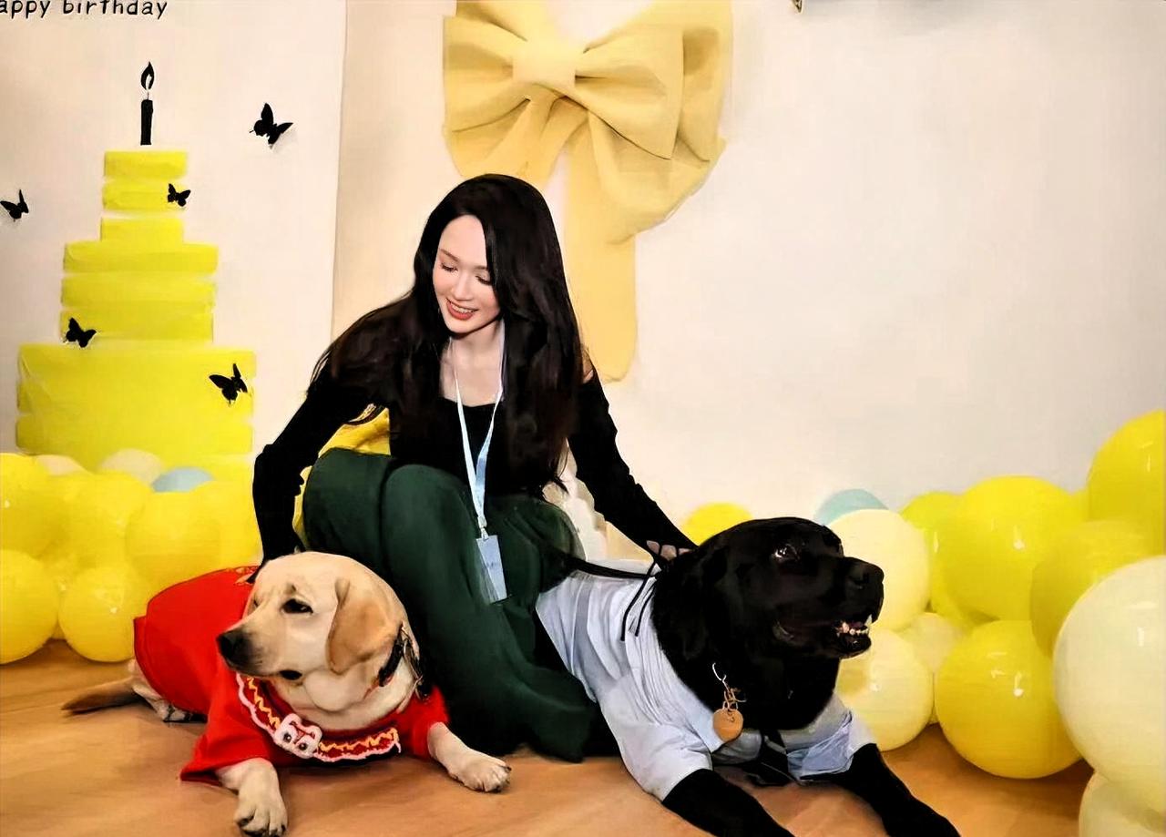 陈乔恩47岁生日，阮经天一句“陈欣怡生日快乐”，评论区彻底吵翻了：有人说太暖了，