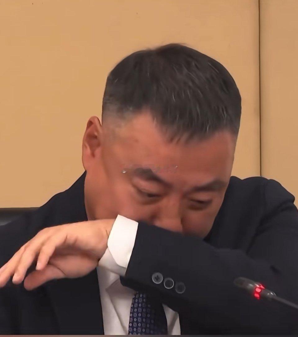刘国梁泪洒会场刘教练辛苦了，相信国乒队会越来越好[努力] ​​​