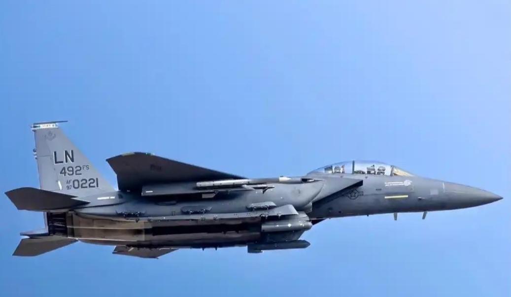 还是美国聪明，战斗机被击落了，就说是故障，或者是友军误击，实际上如果不是因为F1