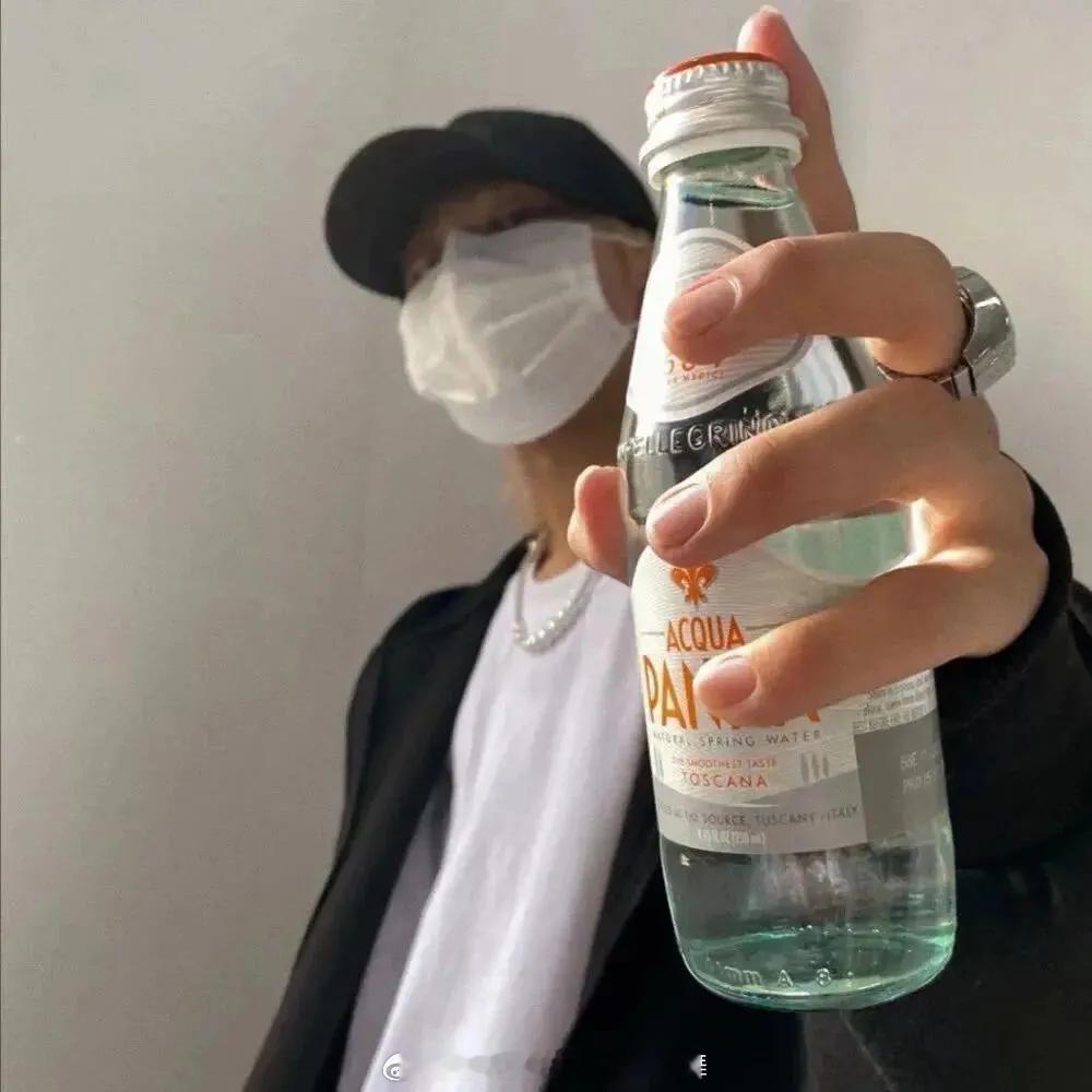 #权志龙点赞玩自己梗的网友#渣男锡纸烫 ​​​