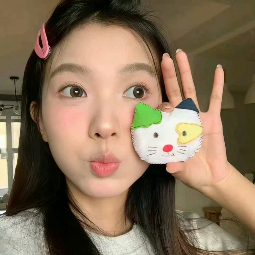 言情小说推文 12.26200📖+与其仓皇的追赶日落，不如静待满天繁星。 