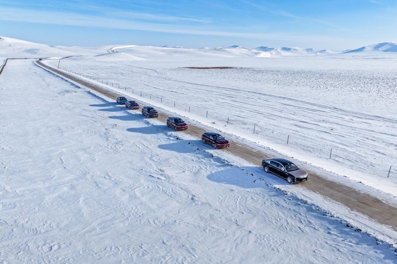 好家伙，真不愧是鸿蒙智行，用极寒检验真实力，冬测彰显鸿蒙智行六大根技术底气。
