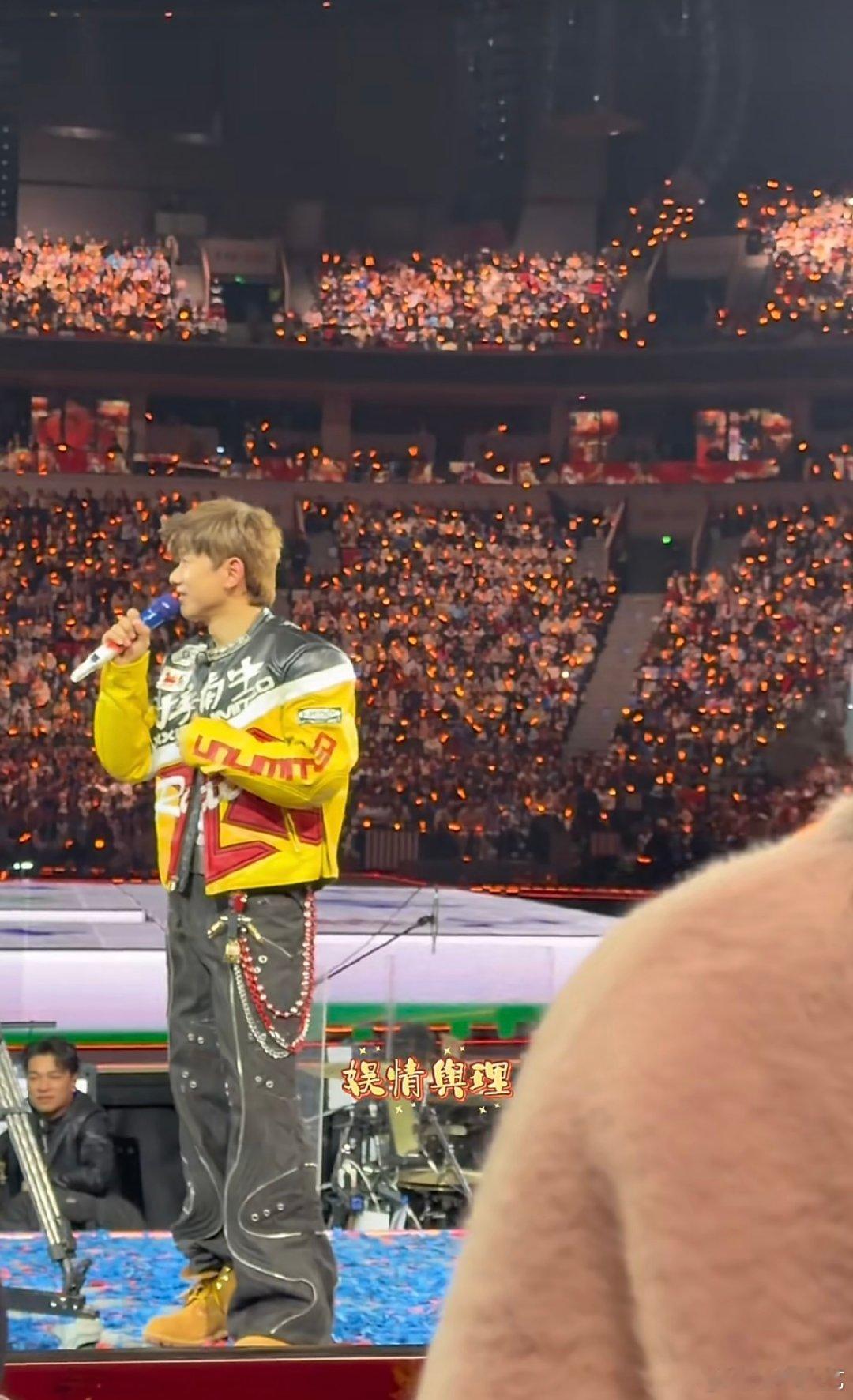 差点儿就被张杰抽中了 离张杰的抽奖中选就差一步，遗憾拉满但被杰哥翻牌的快乐感依旧