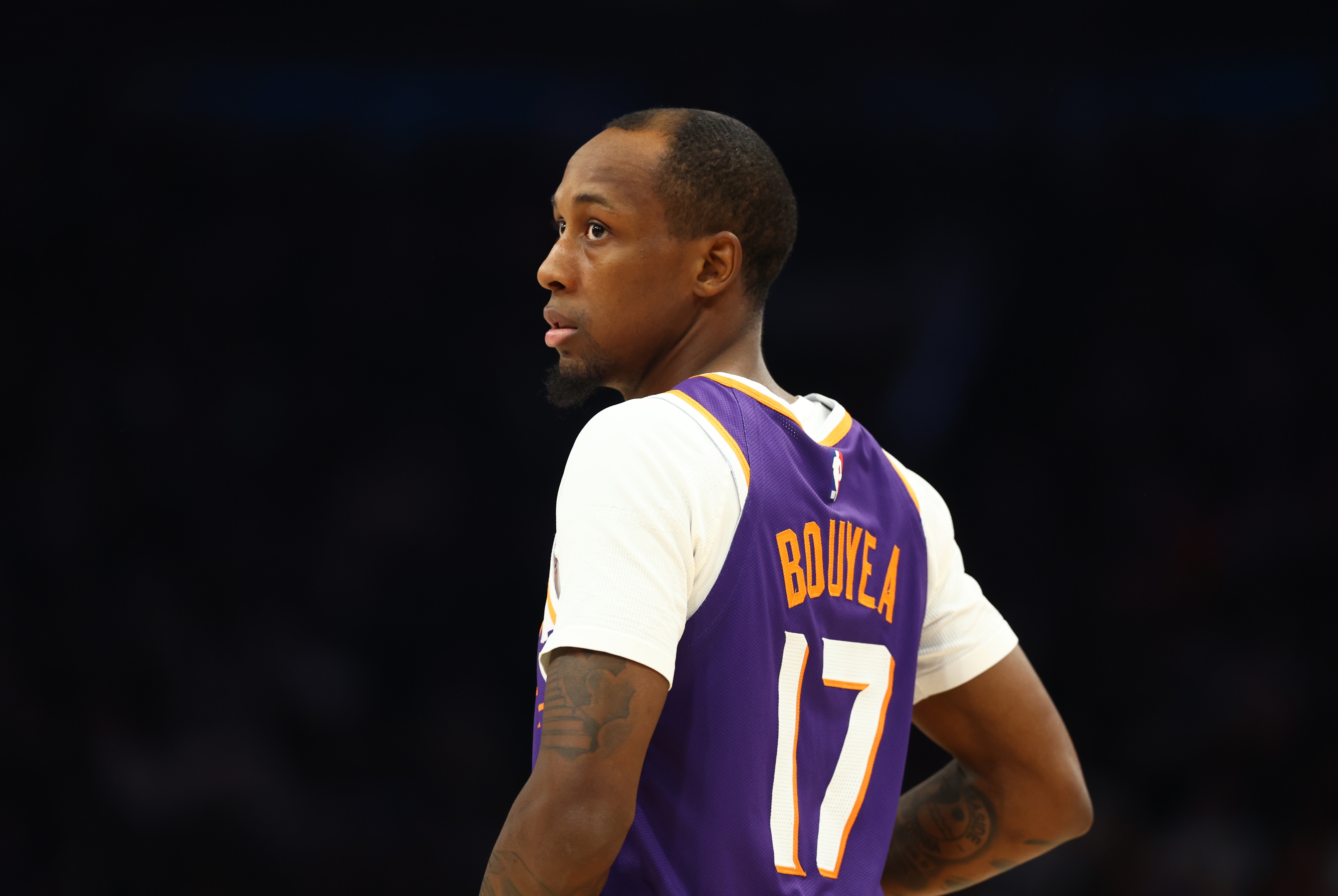 有贡献！布耶半场出战13分钟 3中3&三分2中2拿8分1助1帽