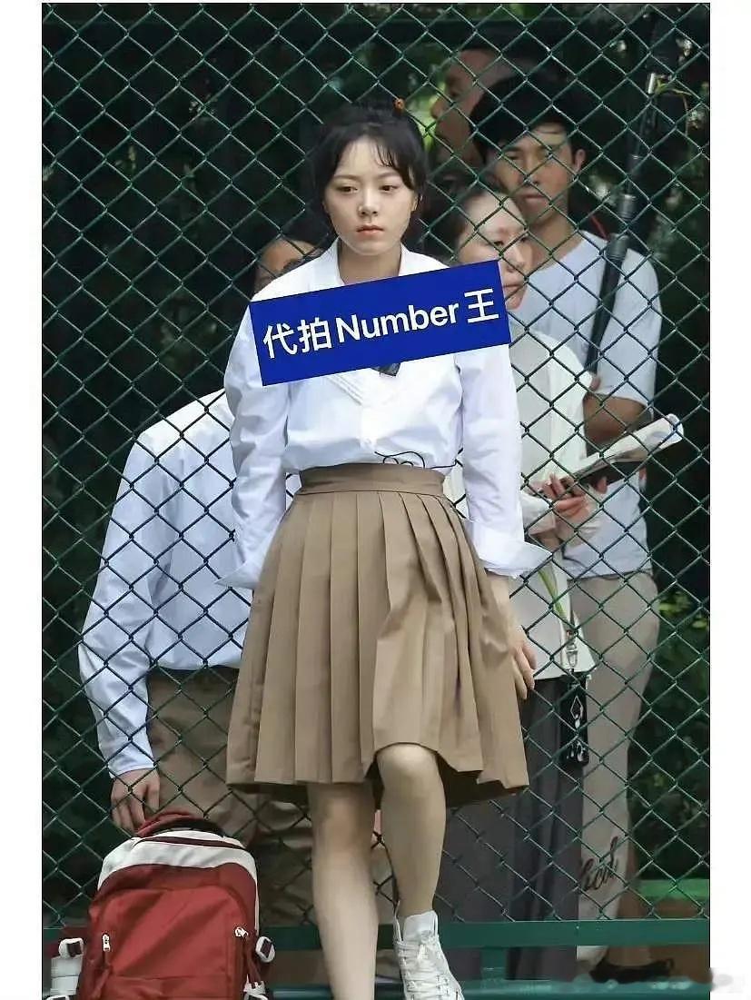 赵今麦樱桃琥珀新路透，状态很OK，衣服不太OK～ ​​​