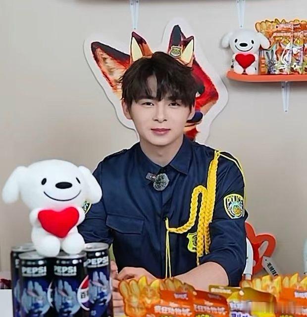 狐尼克伞兵限时返场伞兵狐尼克皮肤限时返场！伞兵穿上依旧帅气逼人，美图收藏！ ​​