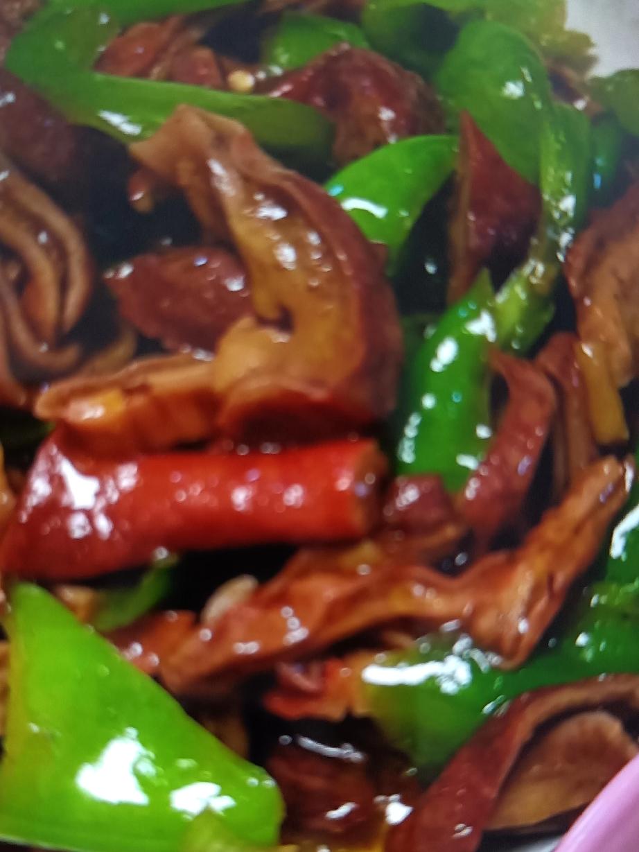 我想问问大家，您家的晚饭大多数的时候，都几个菜？

今天我家晚饭两个菜，一个咸菜