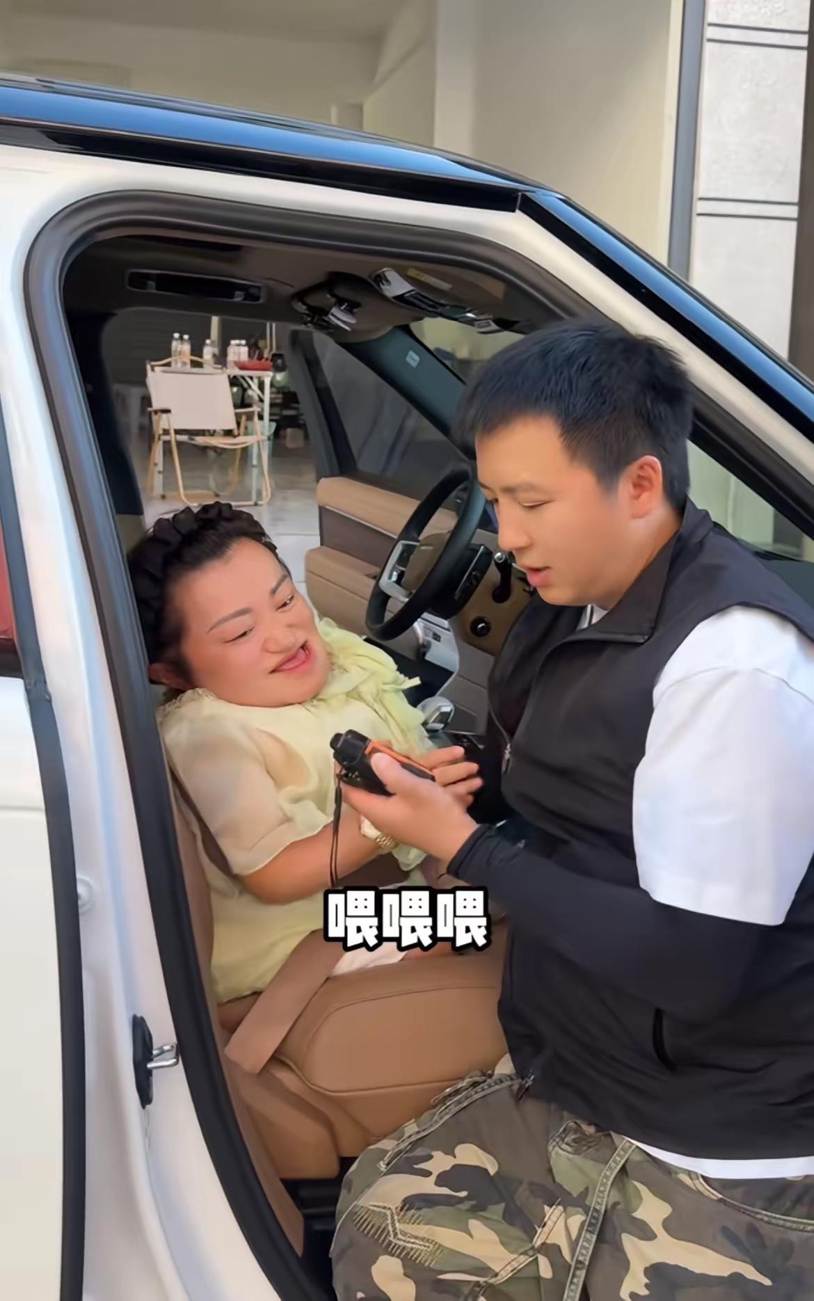 残疾人喜梅也真是够坚强的，身体都这样了，为什么还要生孩子。

现在正常人生一个孩