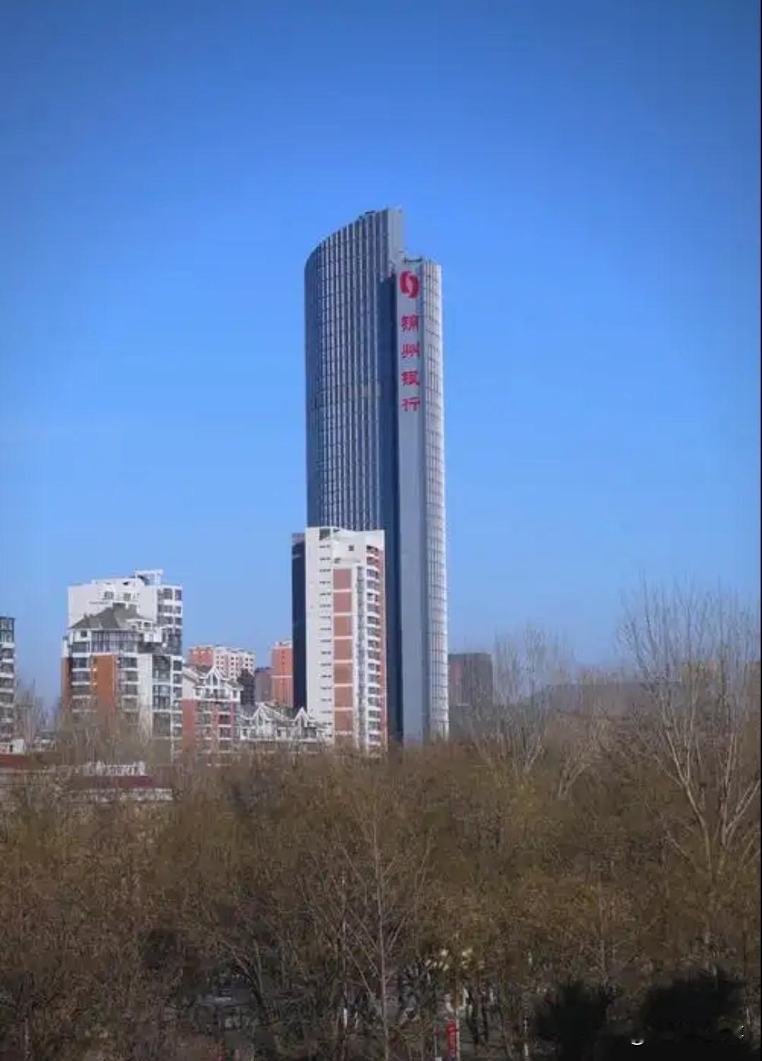 锦州银行已经成为历史，当年在沈阳站一下车就能看见锦州银行，北京站也是一样，现在成