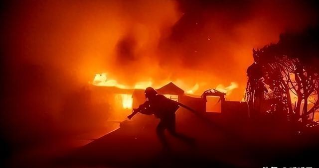 美国攒下的核武器多得能堆成山，总觉得自己没对手。可谁能想到，真把美国折腾得够呛的