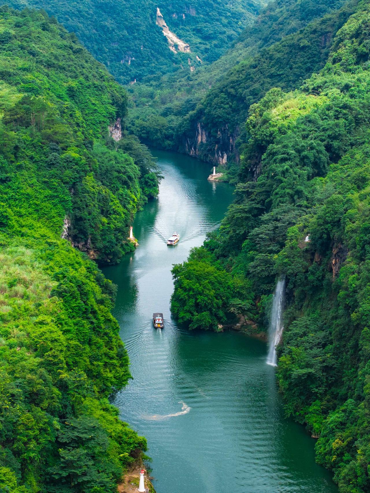 闯进一幅流动的岭南山水画卷
船一动，人就成了画中人✨
风一吹，心就跟着江河飘
?