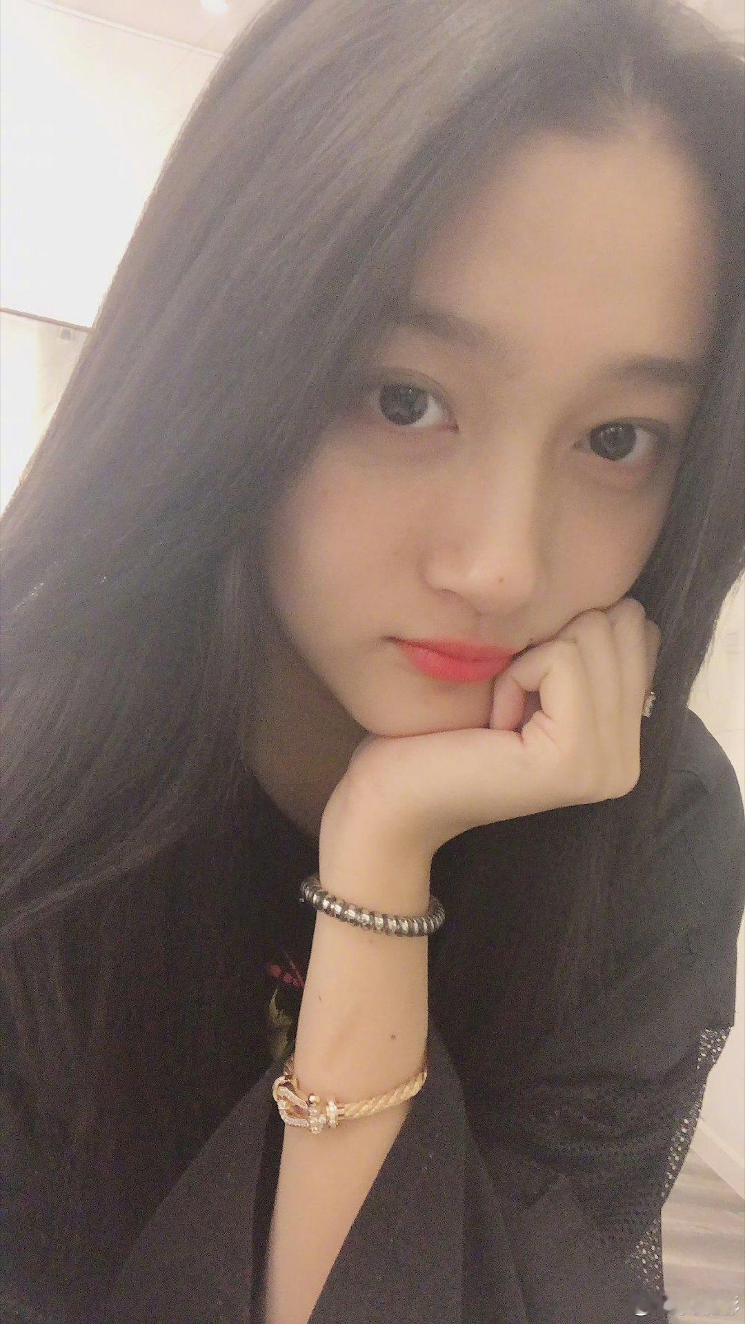 关晓彤  gxt  关晓彤耀眼 gxt  关晓彤晴也 "我希望我爱的女孩可以平平