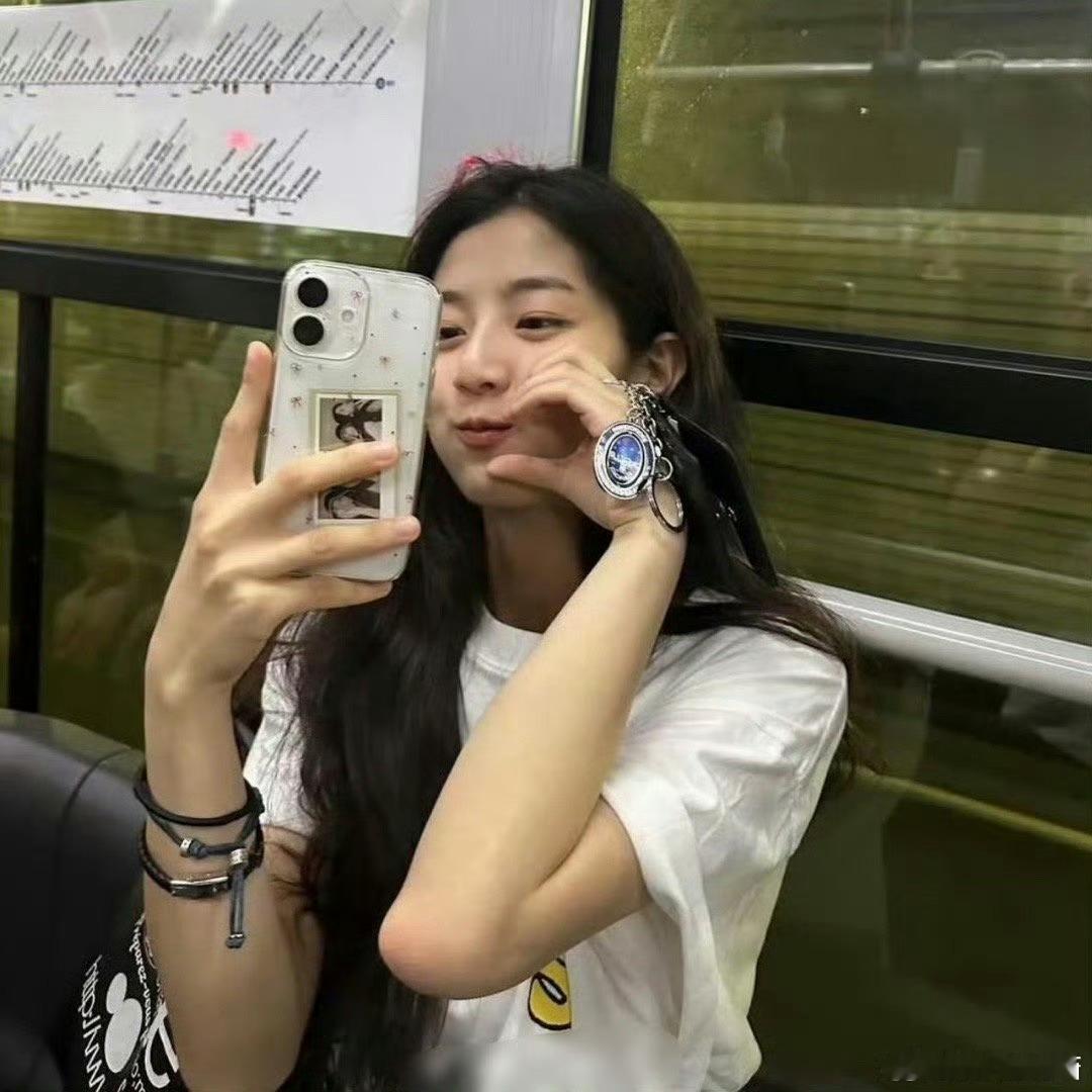 这是iPhone 12还是iPhone 16？ ​​​