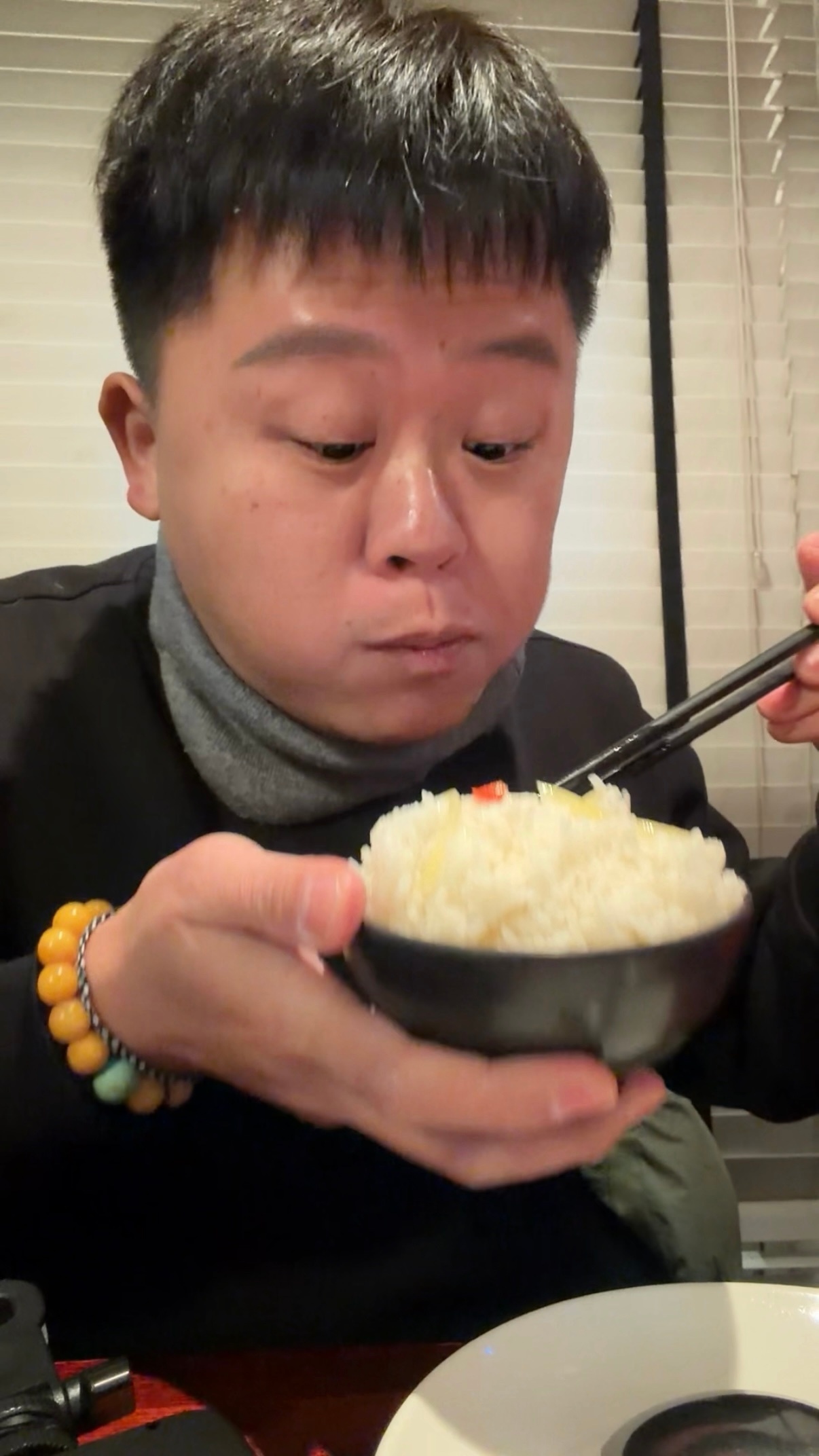 在冰岛吃一顿中餐的快乐，谁懂啊！嘴巴遭了那么多天的罪，终于可以打牙祭了。作为丽江