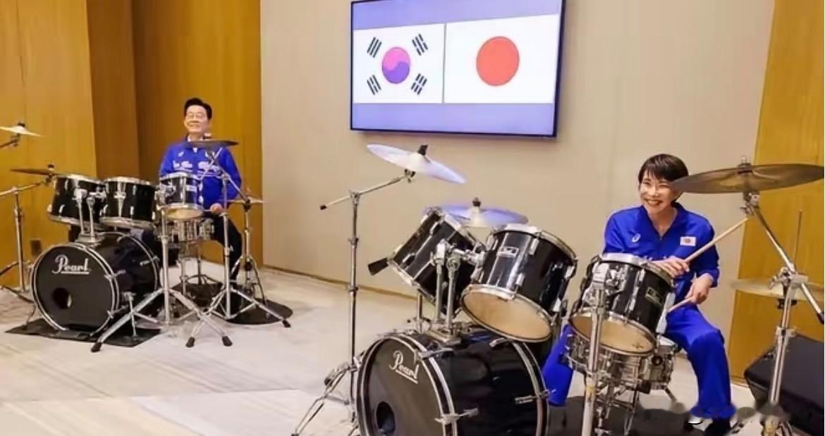 高市早苗李在明奈良打鼓，韩日领导人共谱和谐乐章
 
1月13日，日本首相高市早苗