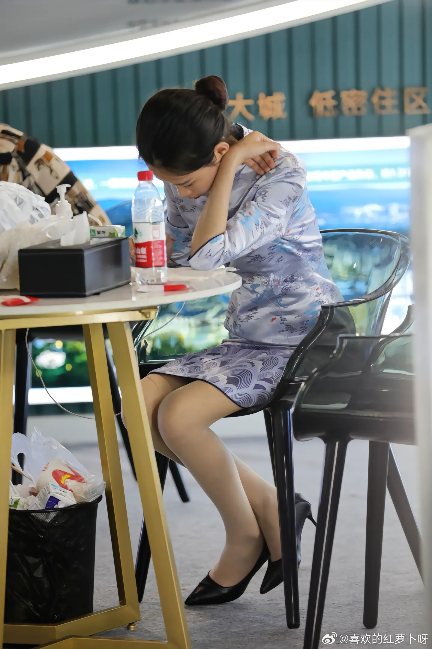 休息区的礼仪小姐姐～ 