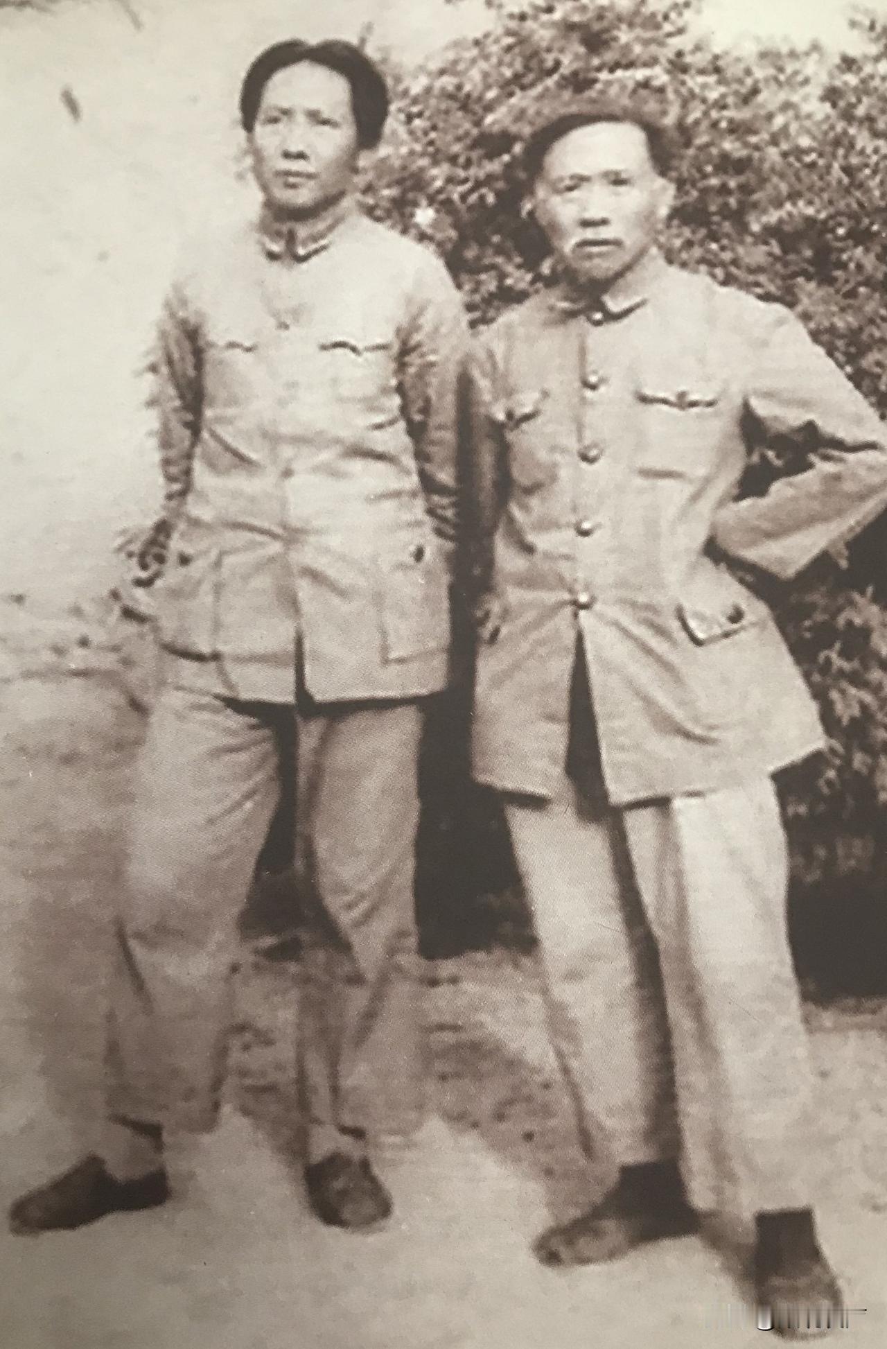 主席称他是自己过去、现在和未来的老师。他是湖南善化人，被尊为“延安五老”之一，5