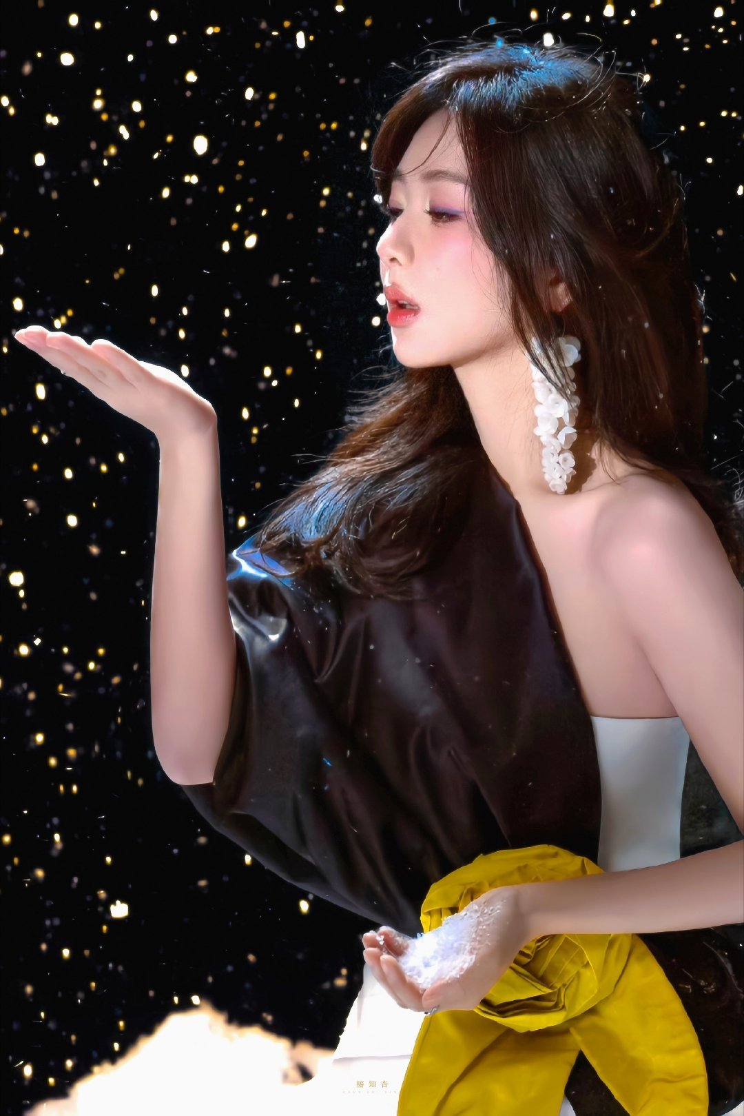 杨紫杨紫 💜杨紫家业yz杨紫李祯山中若有眠，枕的是月，身边是你！杨紫董竹君|杨