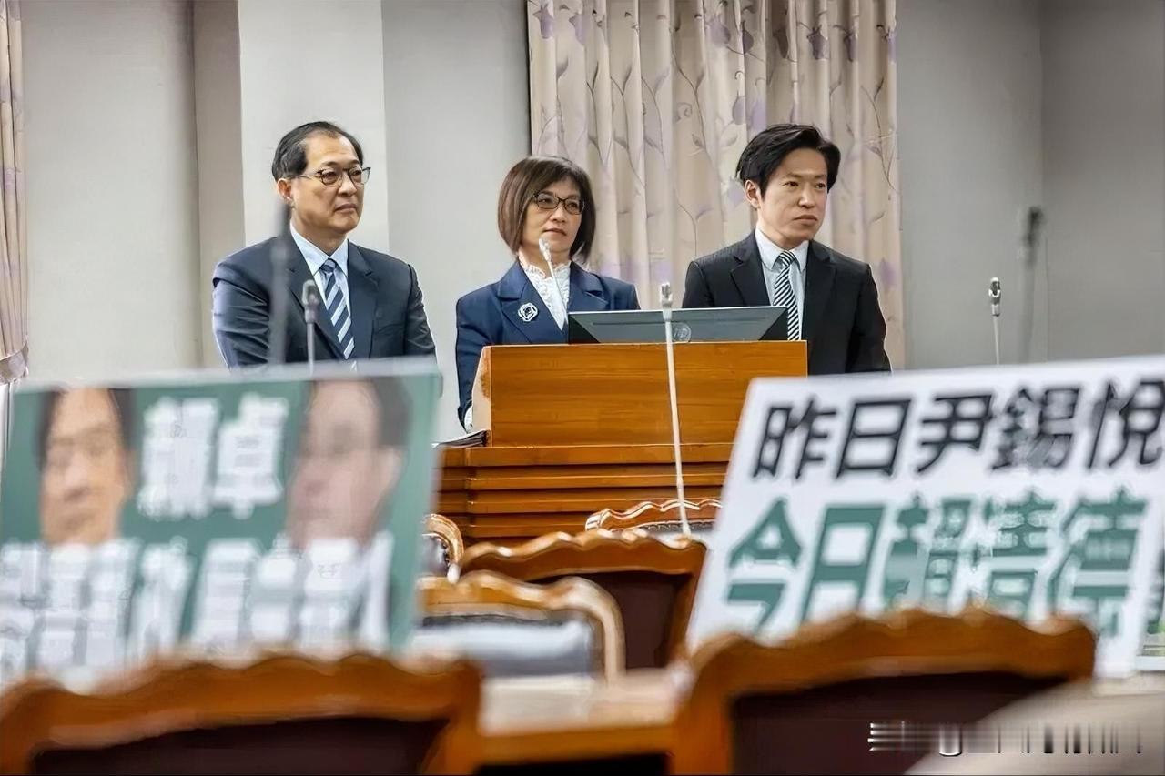 台湾新闻快讯：针对台湾行政机构长卓荣泰不副署财政收支划分法，在野党立委今天在立法