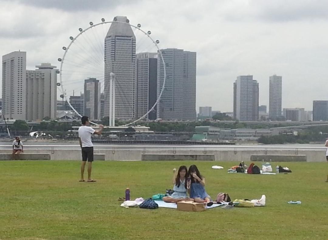 新的潜艇留给美国自己，AUKUS协议改为向澳大利亚出售3艘二手核潜艇。

这就是