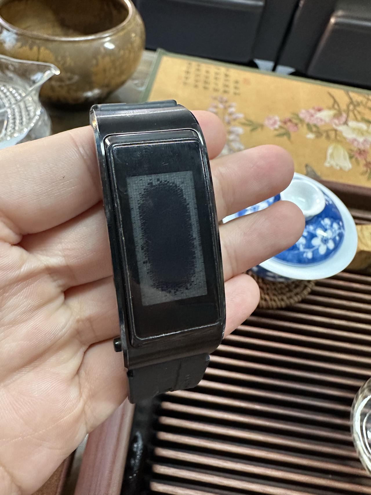 B5陪伴多少年了，触摸不行了，换了个华为Fit4，不知道好用不~