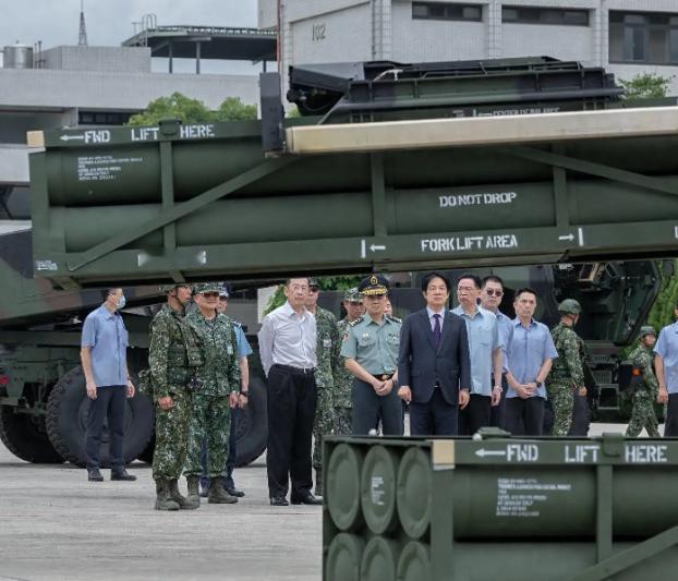台军赴美演习出门还得换便装藏身份，一件衣服道尽美方两面派算计。

生活里咱们普通