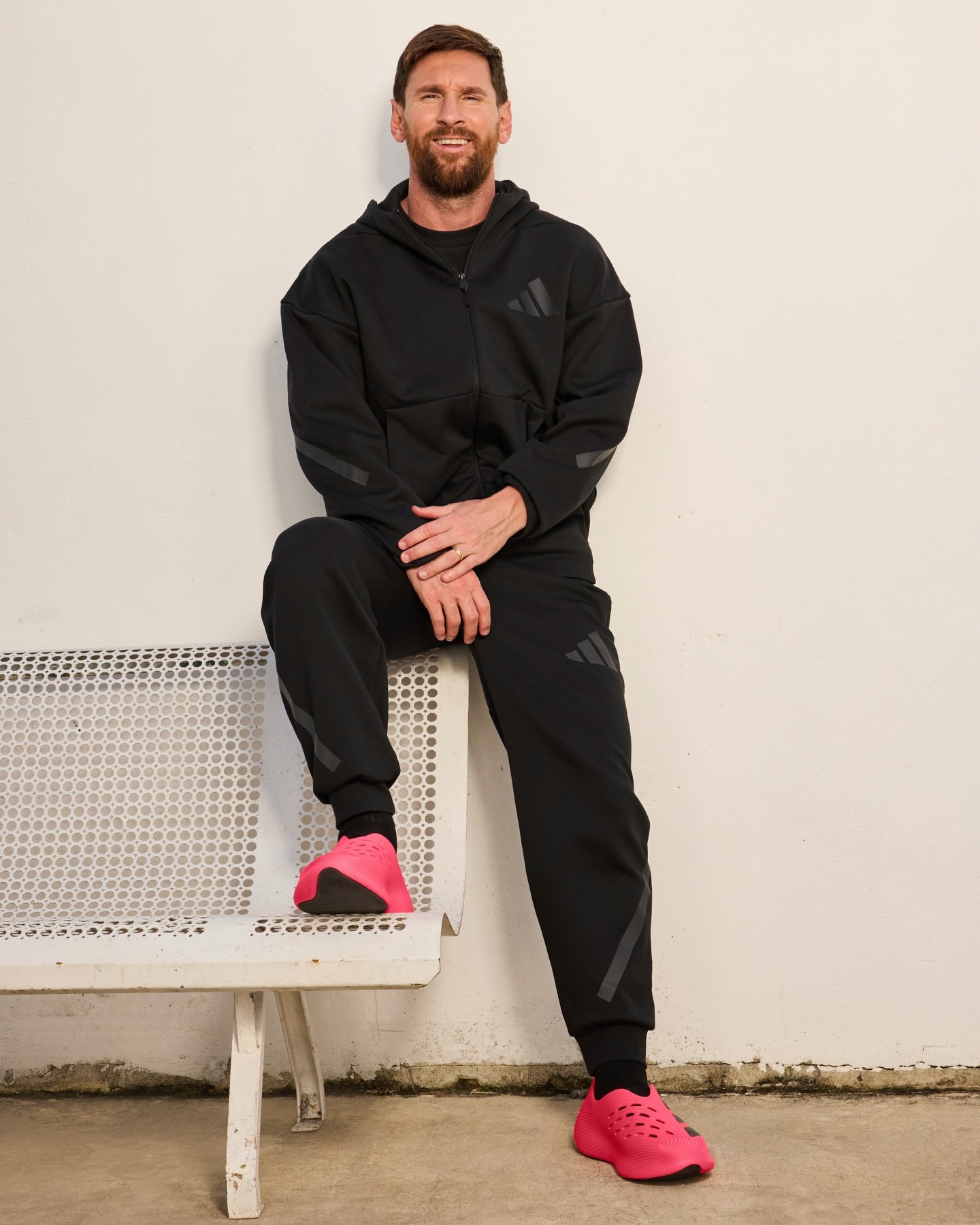 梅西更新ins｜舒适性是性能的一部分。休息是发挥最佳水平的关键。纯粹的放松。💪