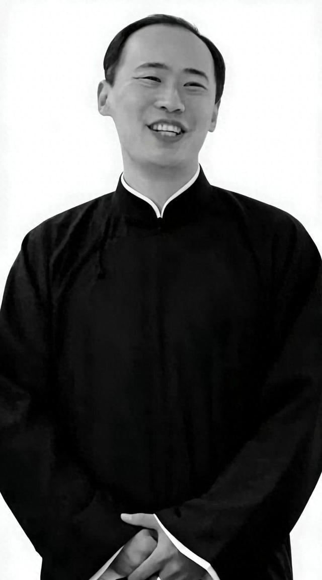 相声演员李晓龙因病去世，年仅38岁，搭档悼念：他是家中独子，自幼痴迷快板相声，来