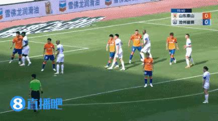 球迷直呼过瘾！为什么王大雷能挤掉颜骏凌把控多年的国家队主力位置？这一球就是最好的