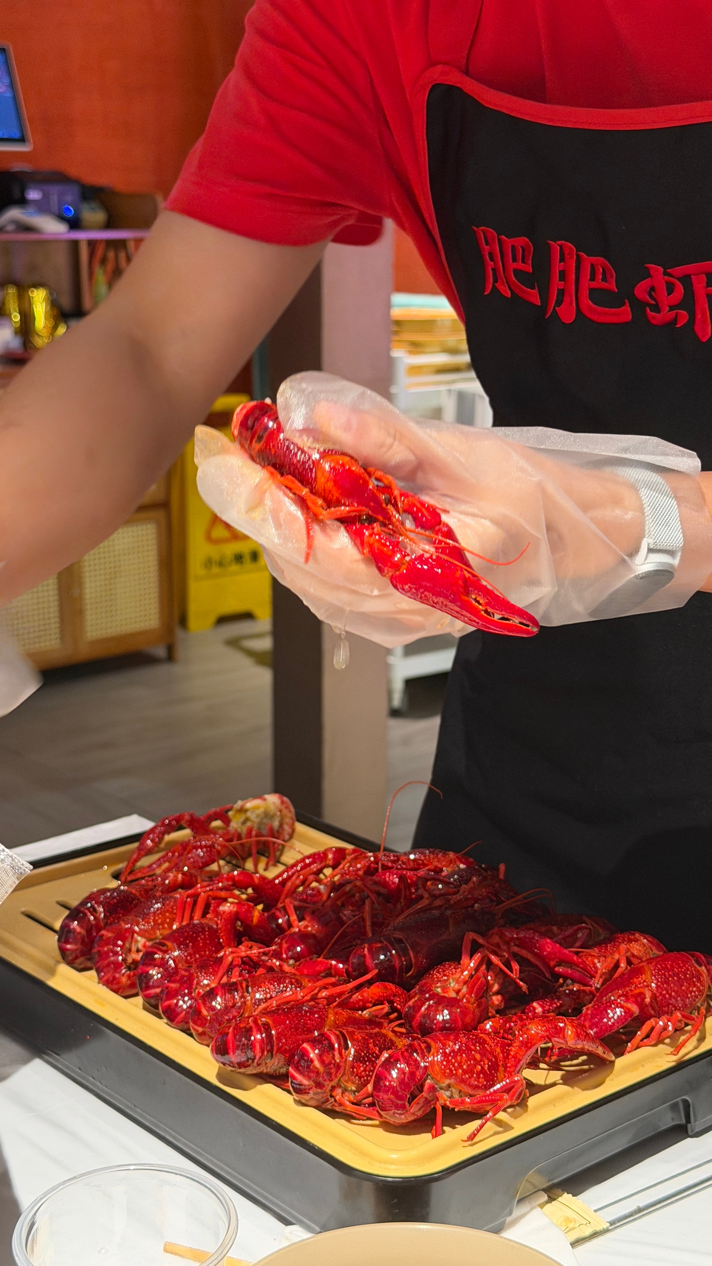 要离开小龙虾之都了，此时的心情十分复杂，想念剥虾服务🦞和麻酱凉面🍜……连绿豆