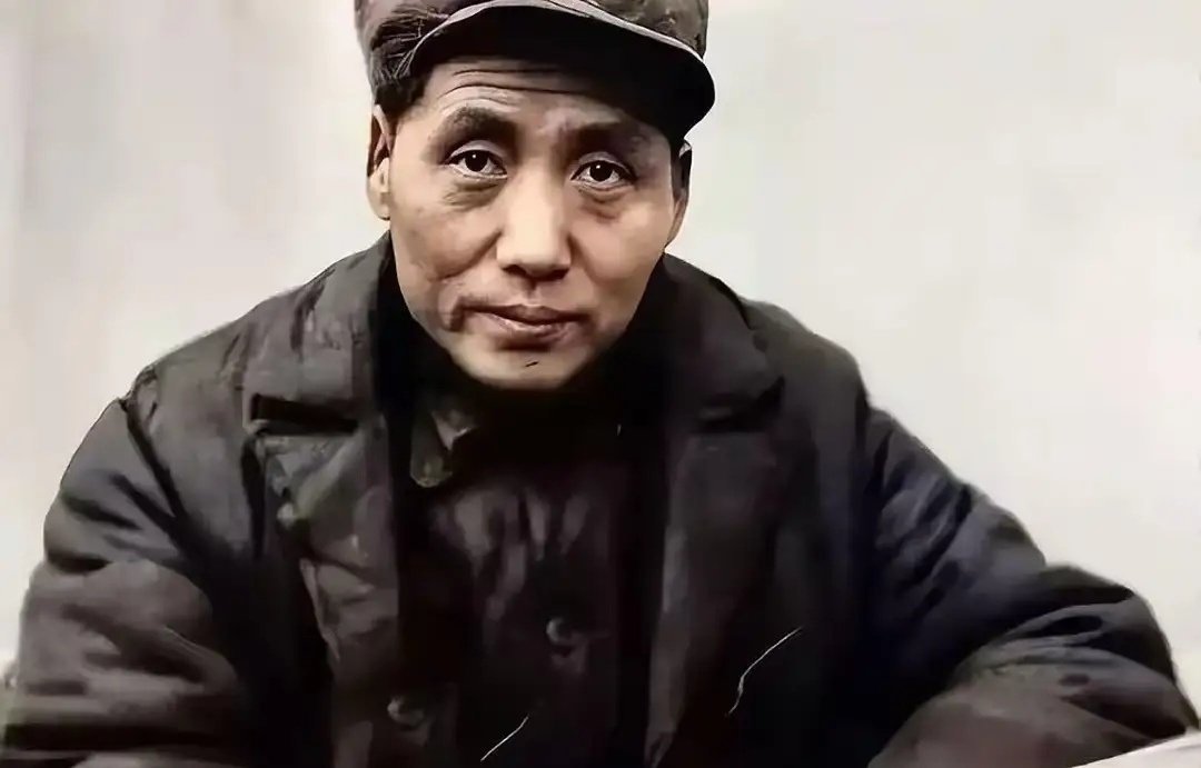 很多人见过这张照片，却未必知道它背后的重量。1936年，长征胜利抵达陕北，历经万