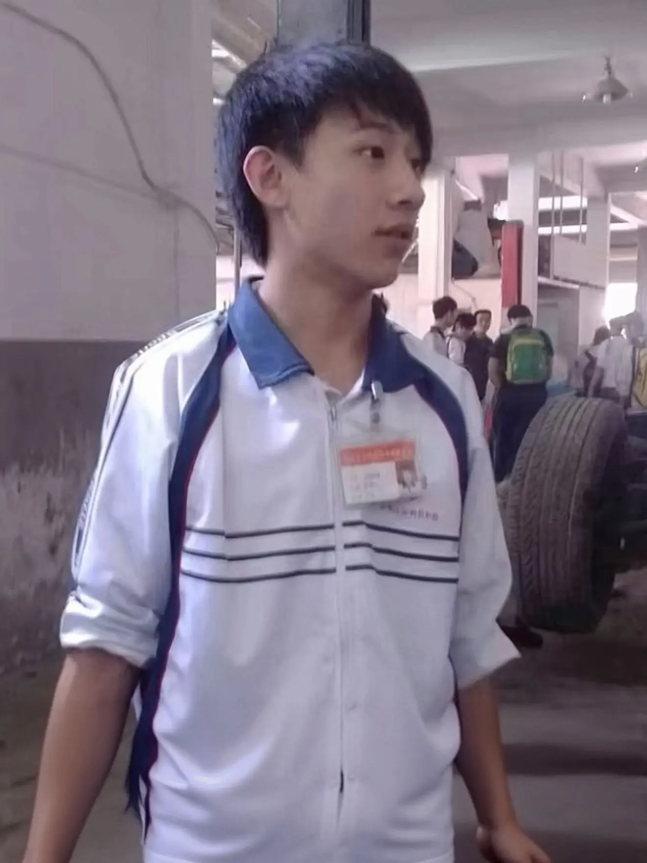 图片依次为：读书时 刚工作时 工作六年。