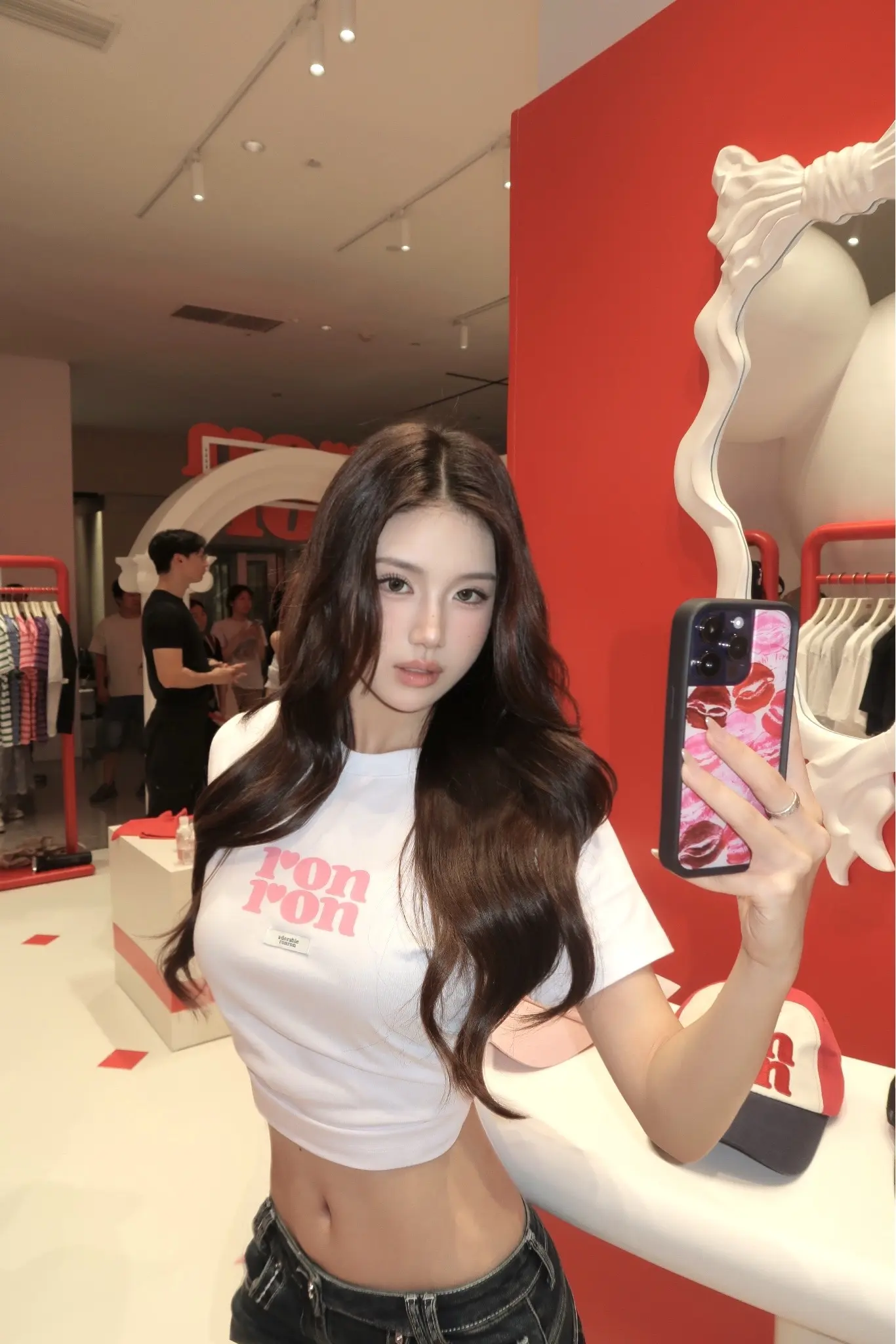 跟换乘恋爱最爱的女嘉宾合影了