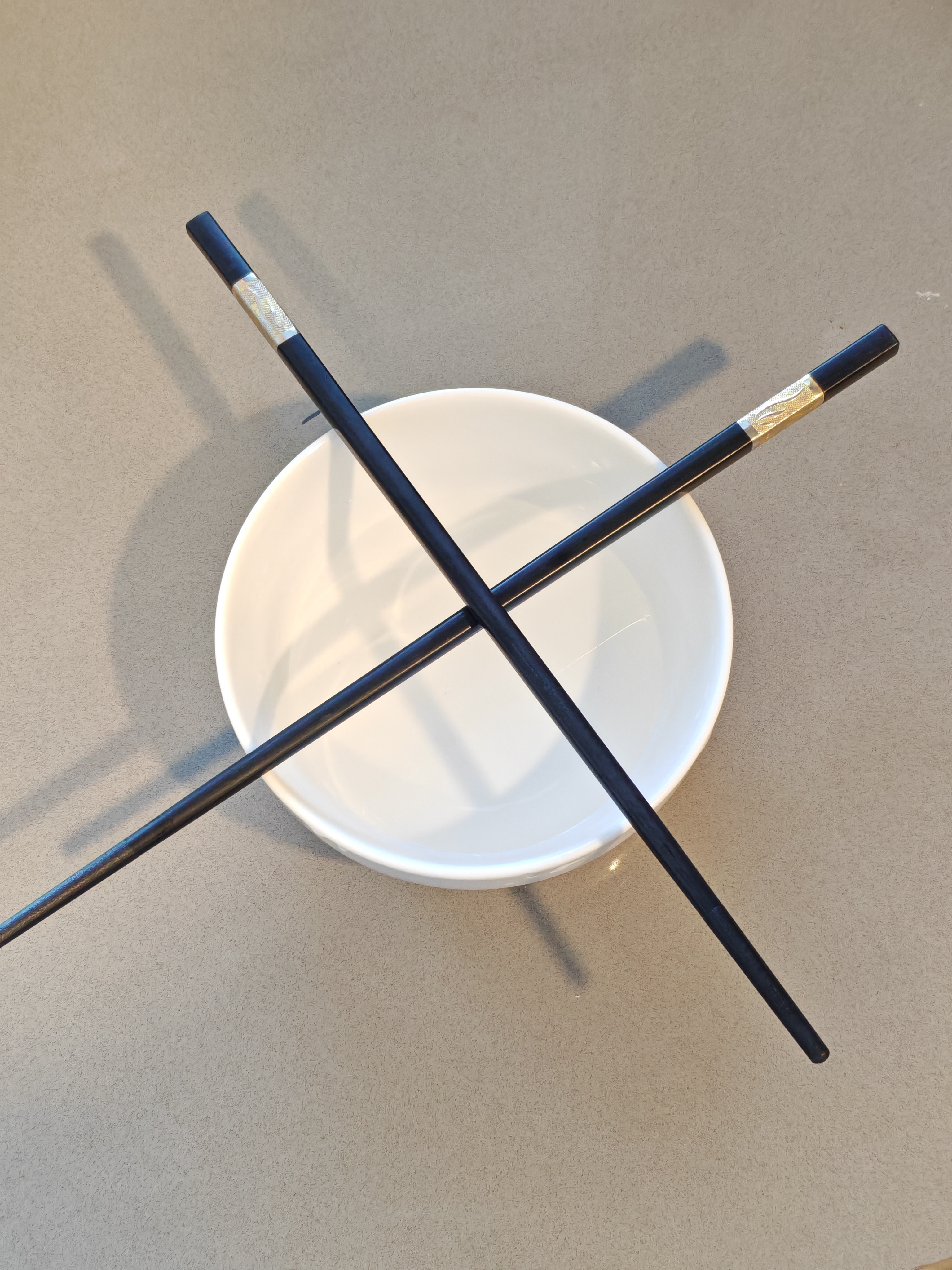 早上起来之后一直在想一个事儿，想的有点魔怔了。然后 10 分钟前开始疯狂打嗝，打