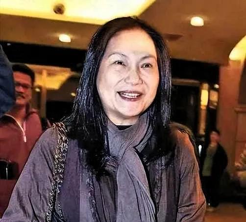 汪小菲和前岳母的事现在变成这样了，其实大家心里都明白怎么回事
最近老听说汪小菲被