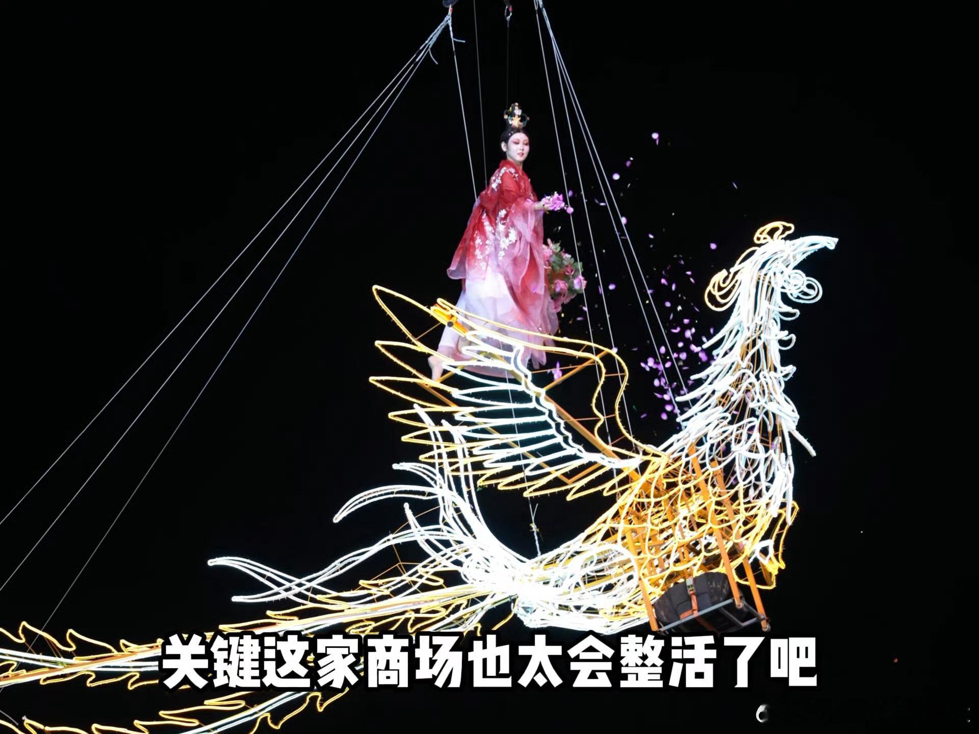 井迪五一金华线下开唱逛商场偶遇明星是什么体验五一金华奇遇，逛商场撞见井迪开唱，近